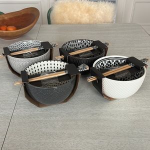 4 ramen bowls. Coordinating colors and patterns. Nwt.